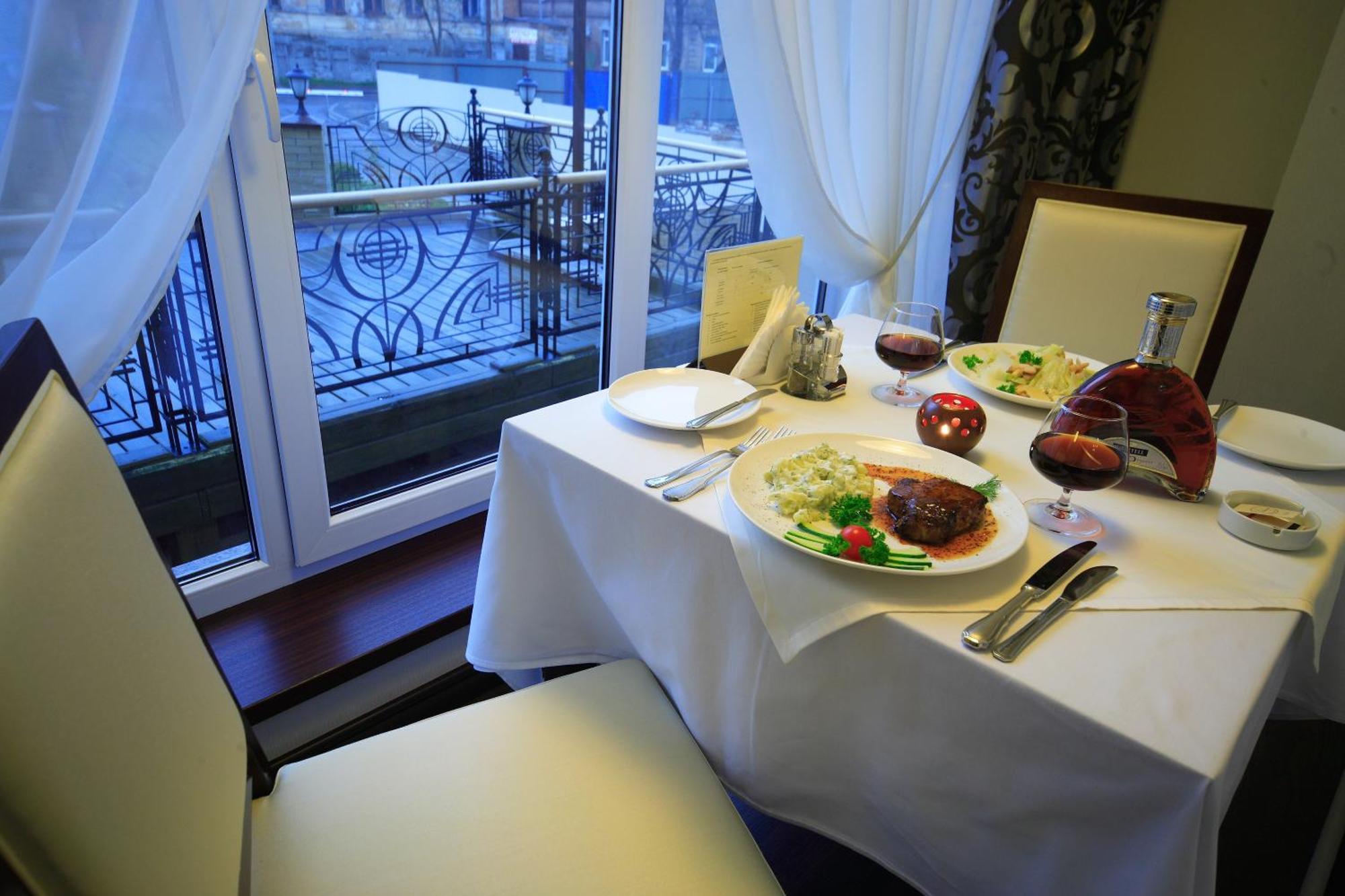 Victoria Hotel Carcóvia Restaurante foto